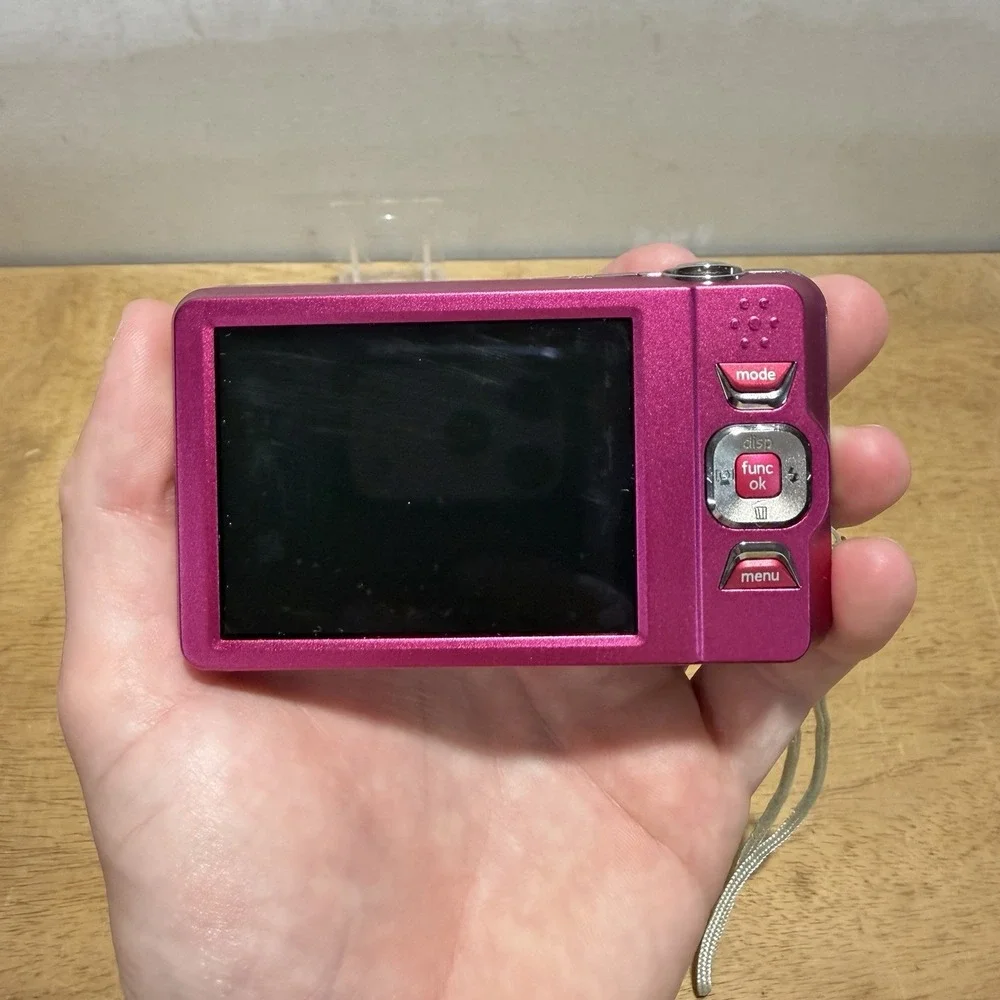 GE E1680 Digital Camera 8x Zoom HD Video Pink 3.0 LCD 16.0MP Compact E1680W